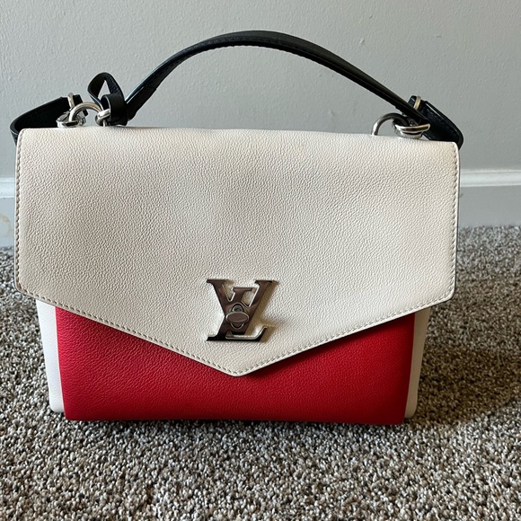 LV Lock Me - Picture 1 of 6
